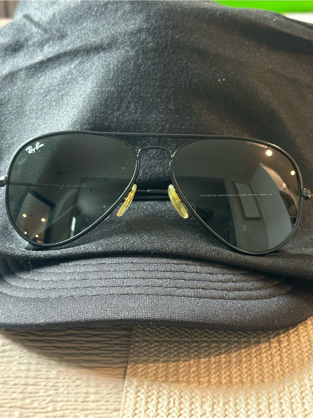 Ray-Ban Black Frame Dark Lenses full color Aviator Sunglasses Polarized 3025